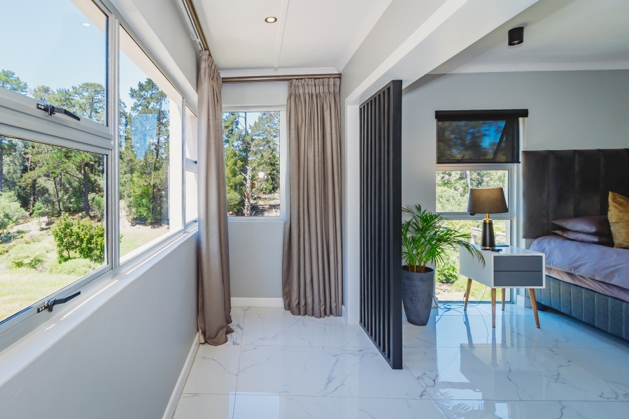 5 Bedroom Property for Sale in Heather Park Western Cape